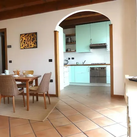 Elegant San Vitale View Apartman *
