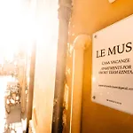 Elegant San Vitale View Appartement