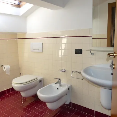 Elegant San Vitale View Apartment